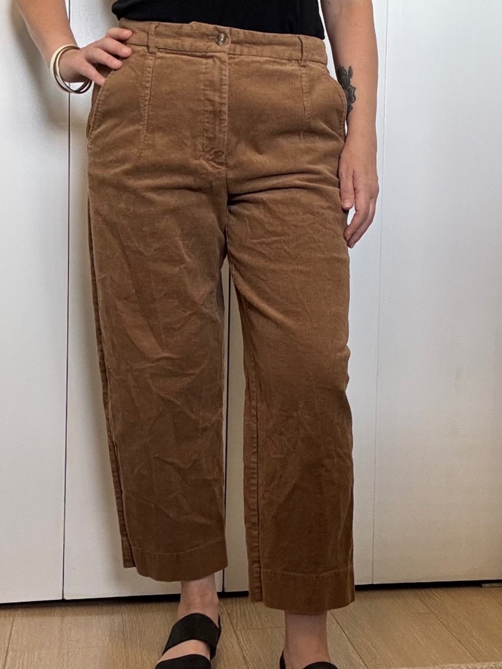 Banana Republic Cropped Cords Straight Mid-Rise Pleated with Pockets Size 12